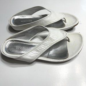 Kenne cole.Women sandal white size 7.5